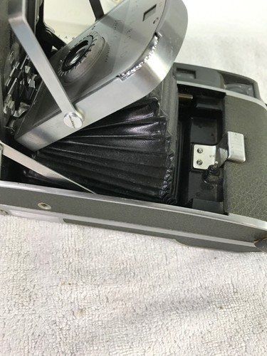 Polaroid Land Camera Model 150 With Wink-Light - Picture 11 of 11
