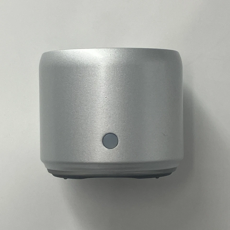 Altavoz portátil Bluetooth EWA A106 Pro con estuche de viaje y cable de carga Foto 4 de 4