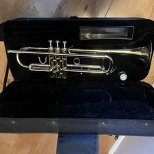 Jean Paul Bb Trumpet Brass Student Band Instrument with Case Mouthpiece
