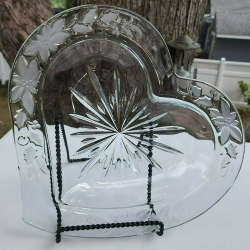 Vintage Crystal Heart Shape Dish Frosted Raised leaves 13in - Picture 11 of 12