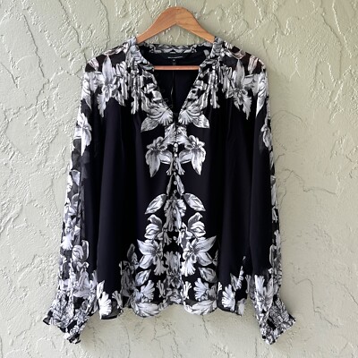White House Black Market Women's Medium Black White Floral Pleated Shirt Top NWT