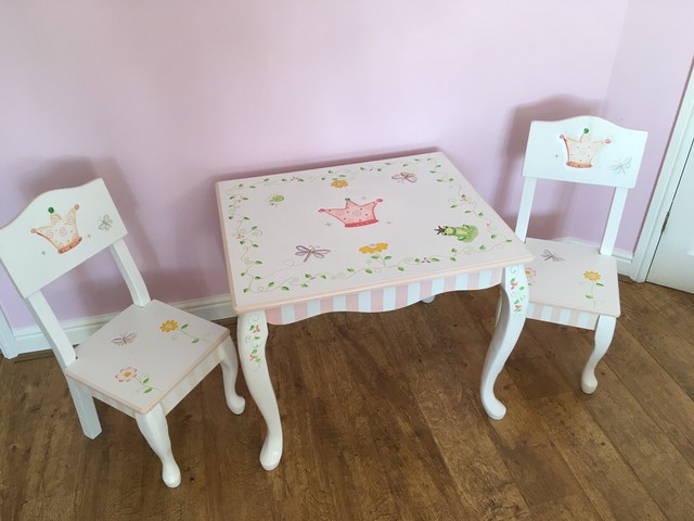 fantasy fields table and chairs