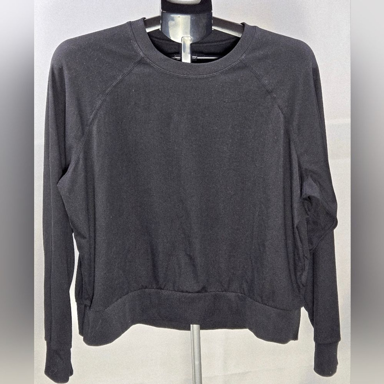 Quince Elevated Basic Closet Staple Minimslist Bl… - image 1