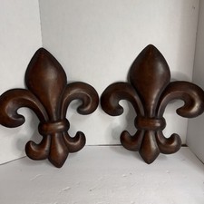 Beautiful Set of Rustic Brown Metal Fleur De Lis Wall Hanging Decor.