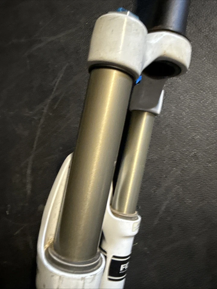 Garfo de mountain bike FOX 32 Series ajuste 27,5 100/15 130 mm viagem 200 direção - Imagem 4 de 4