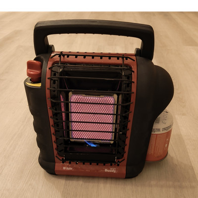 Mr. Heater Buddy Infrarot-Gasheizer stehend mit Tragegriff schwarz/rot