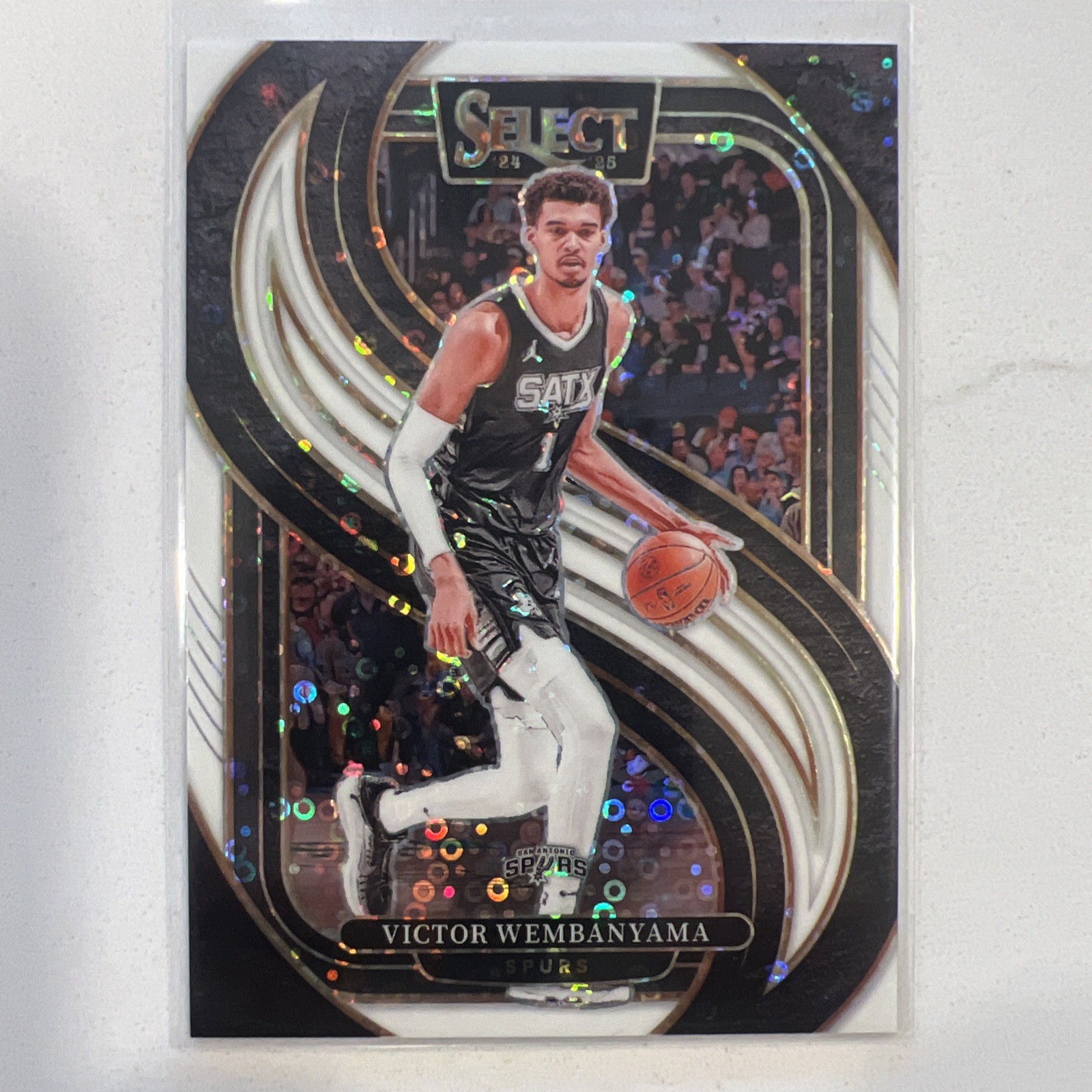 2024-25 Panini Select - Premier Level Victor Wembanyama 102 White Disco Prizm/75