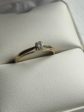 0.1 ct Engagement/wedding ring Round Solitaire - 14 Kt yellow gold.