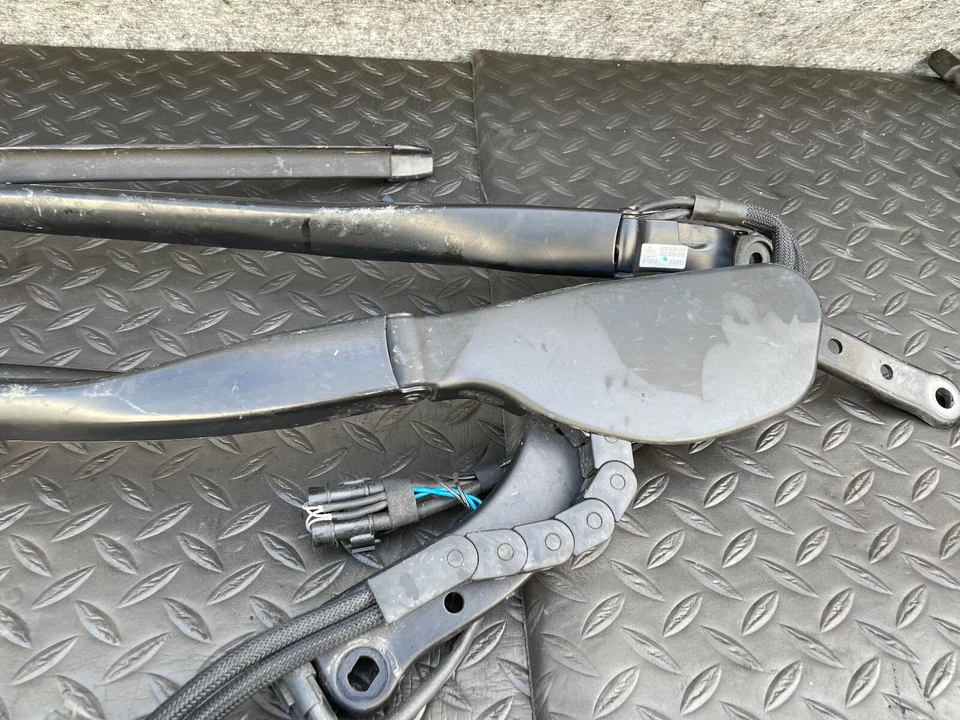 梅赛德斯 R231 Sl550 Sl400 Sl63 挡风玻璃刮刀臂组件套件 OEM — 第 2/4 张图片