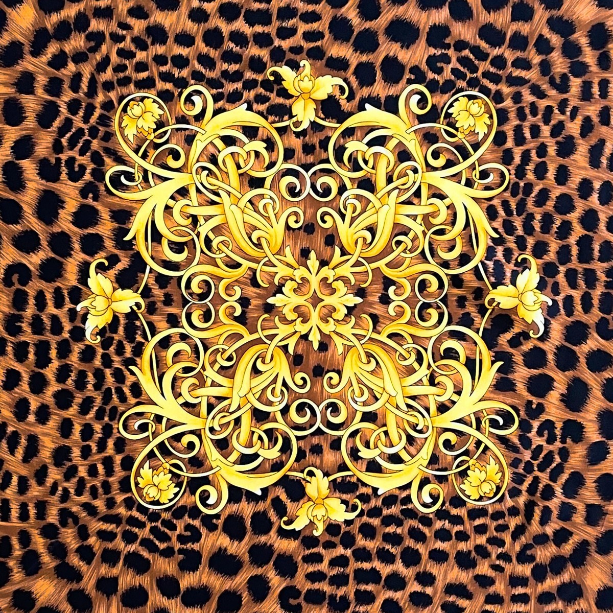 Gianni Versace 919 Elegee シルク100% スカーフ Gianni Versace 919 Elegee シルク100% スカーフ - メルカリ