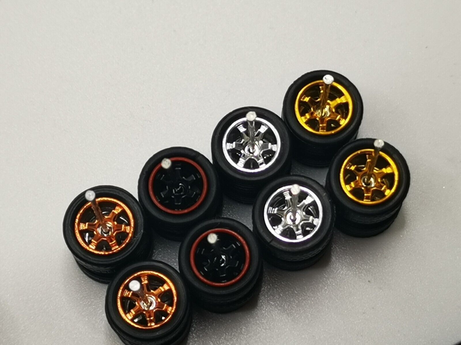 Amagogo 1:64 Gummireifen Set - 4 Räder Mit Achsen Für Modellautos A15