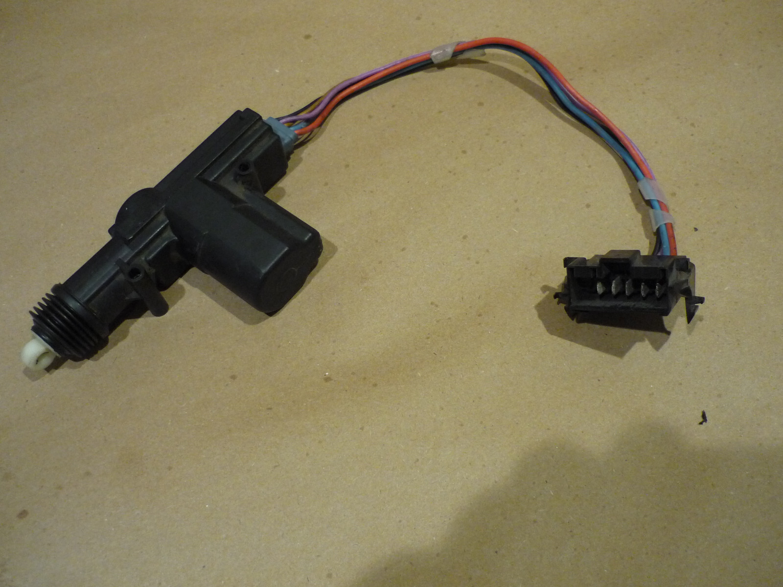 Ferrari 348,355 - Door Lock Actuator/Lockiing-UnLocking - P/N 62832300