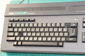 Yamaha CX-5F MSX music computer with FM SFG-01 MIDI unit - for parts or repair