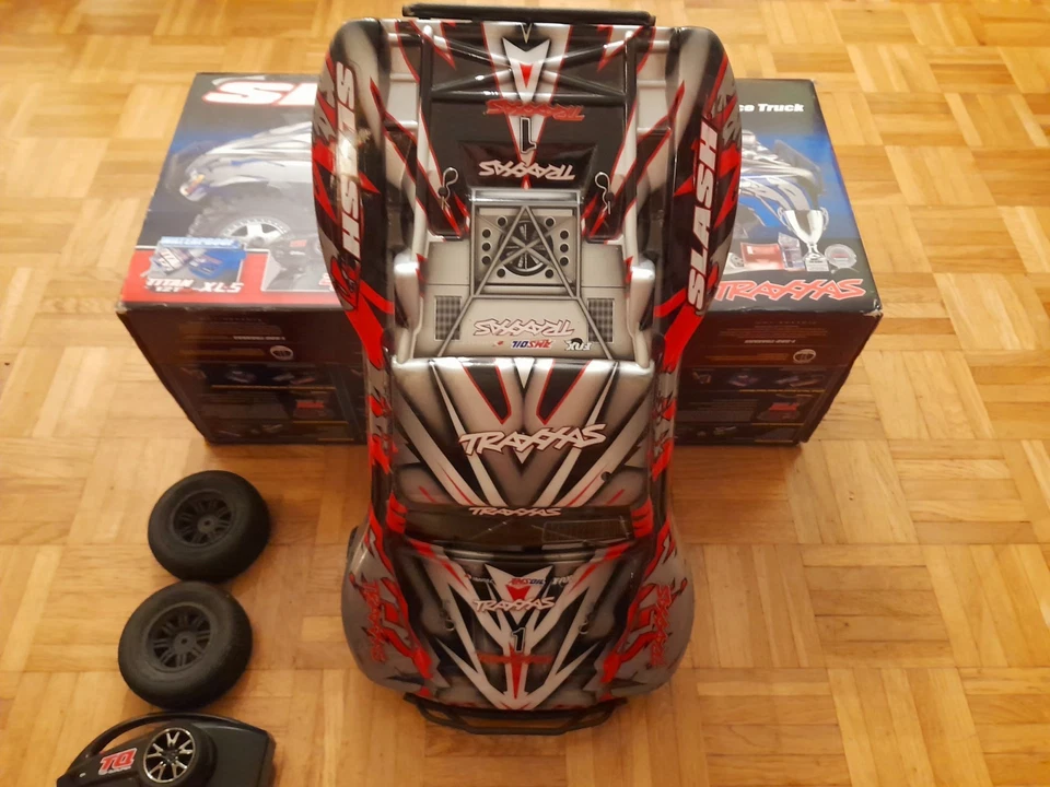 TRAXXAS SLASH 2 WD, mit Akku, Lader u. Ersatzrädern, OVP - Bild 3 von 4