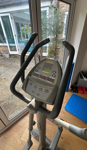 Tunturi C60 Eliptical Cross-trainer - Picture 2 of 7