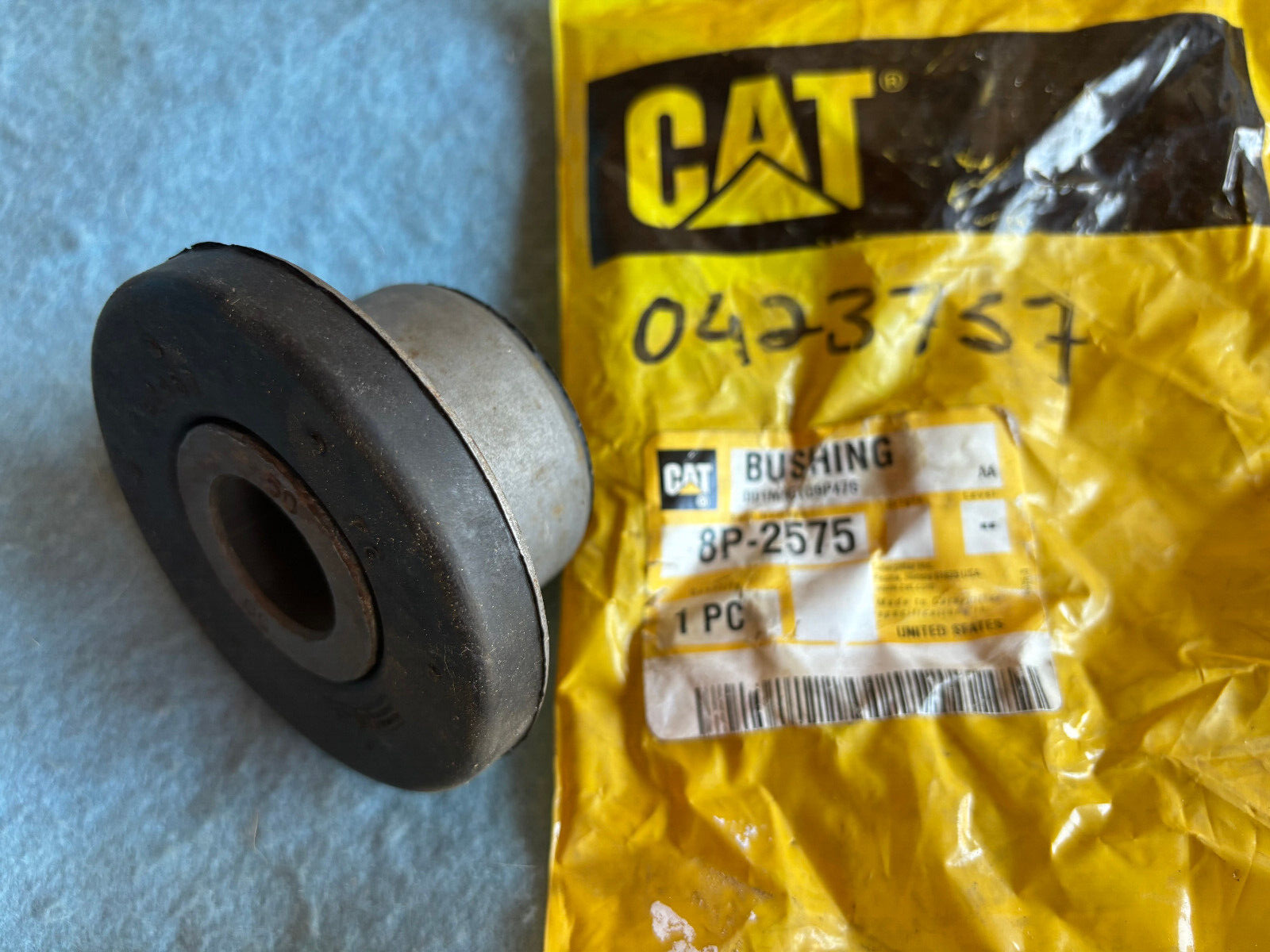 8P-2575 CAT Terminal BUSHING Caterpillar Track Loader Tractor Isolator ...