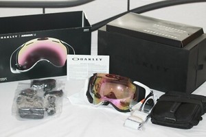 Oakley AIRWAVE 1.5 SKI GOGGLES OO7049 59-451J White W/ VR50 Pink Iridium WI-FI - Click1Get2 On Sale