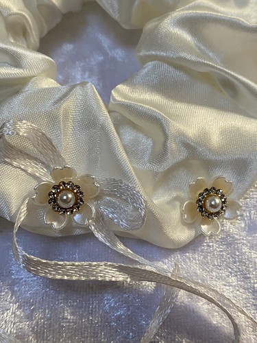 bridal hair accessories Hair Scrunchies ,Bun Tie ,Elastic ,Comb,pin,headpiece - Picture 4 of 4