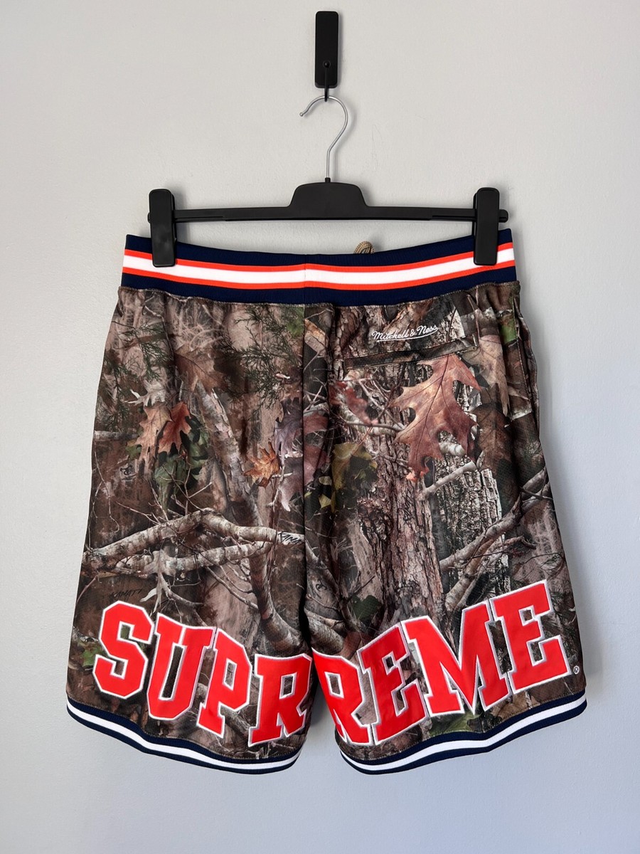 ウェア Supreme x Mitchell & Ness NCAA Short Supreme Mitchell & Ness NCAA Basketball Short (FW24) - $158