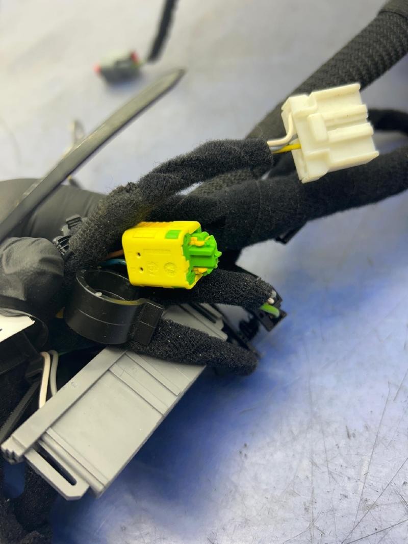 2014 - 2017 MASERATI GHIBLI M157 OEM LEFT FRONT SEAT CONTROL MODULE W/ HARNESS