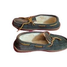 Minnetonka Suede Faux Fur Lined Moccasin Slippers Dark Gray Beige Bow Size 8