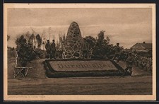 AK Lowitsch, Soldaten am Gedenkstein mit Schrift: Durchhalten, Eisernes Kreuz