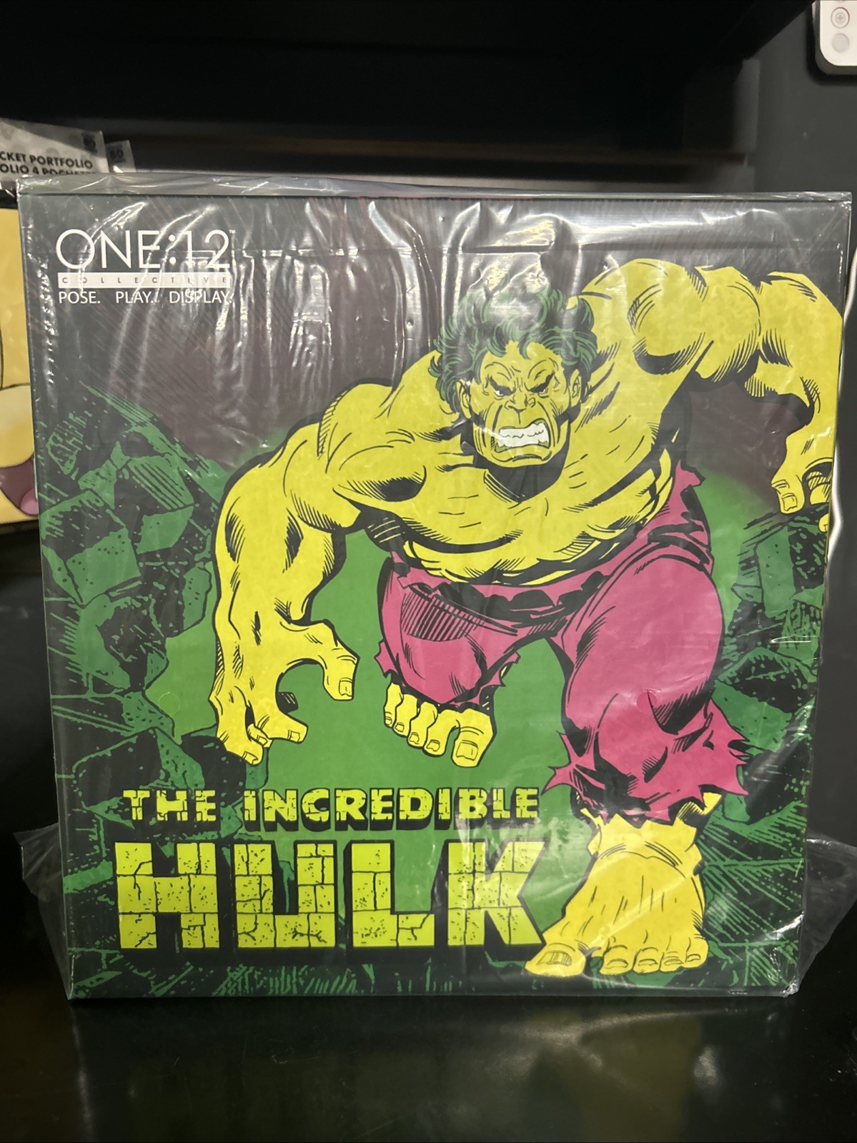 Mezco One:12 Collective Marvel The Incredible Hulk 1/12 Scale Figure