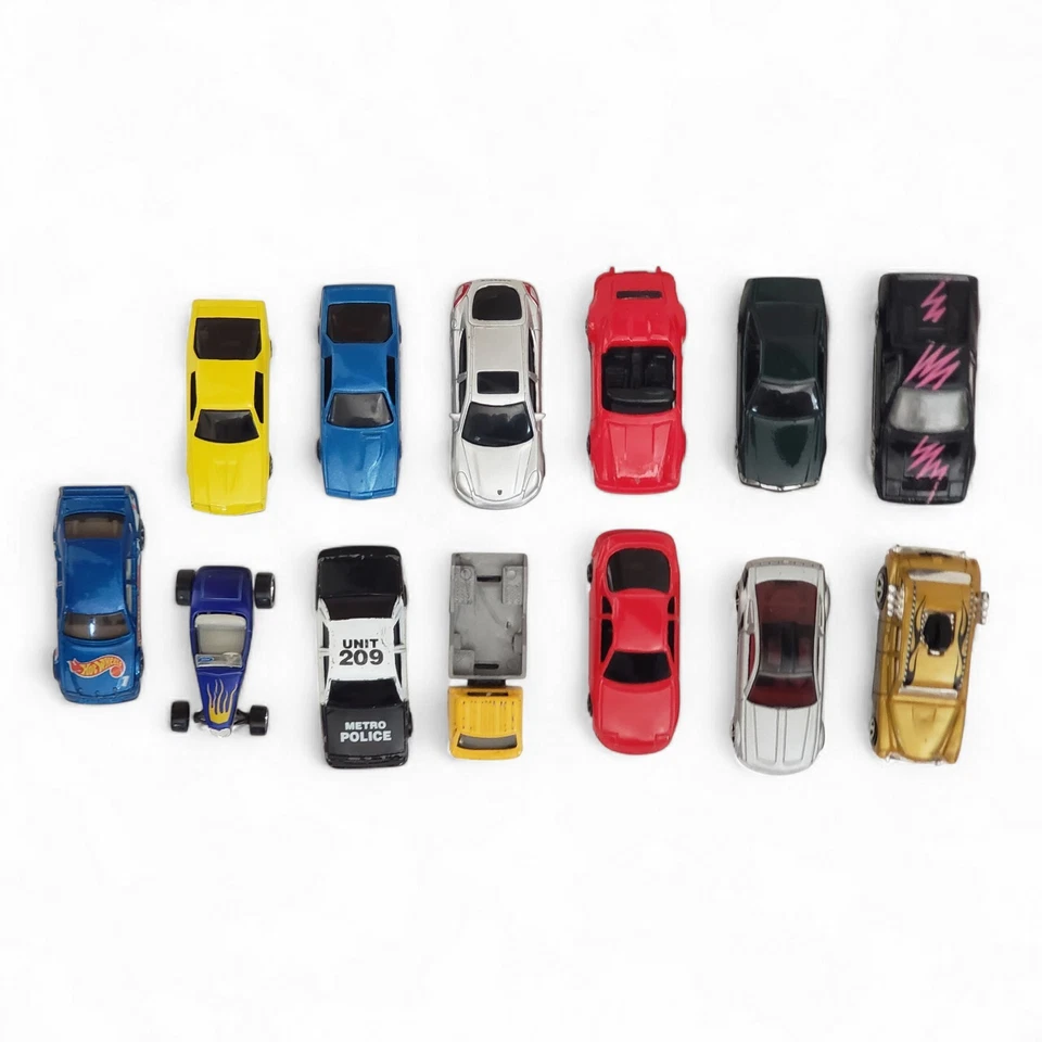 Vintage 1979 Mattel Hot Wheels City Sto & Go Fold & Carry Playset + 13 Vehicles - Image 4 of 4