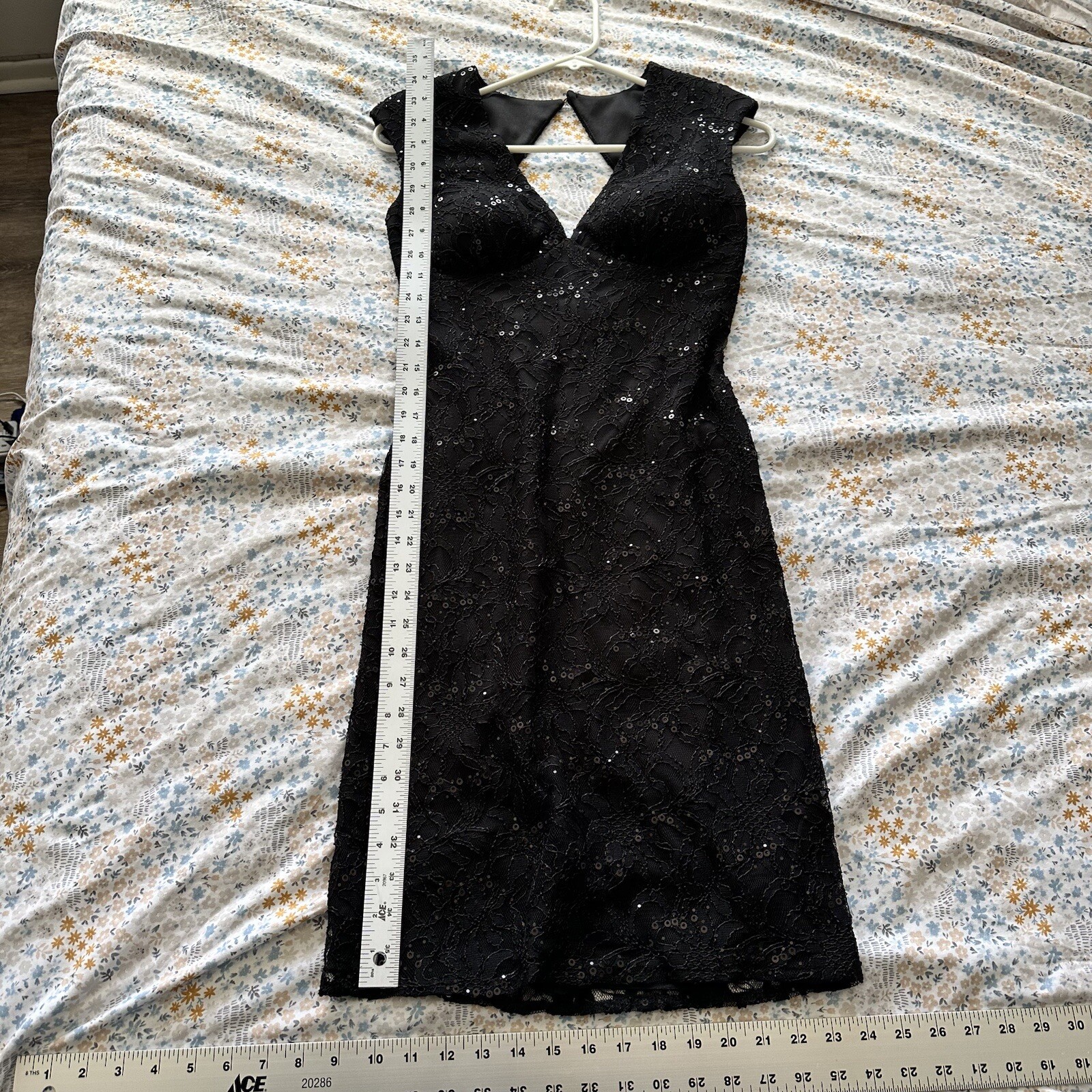 как выглядит Davids Bridal Bridesmaid Dress Black With Embroidered Design In Front Midi Lace фото