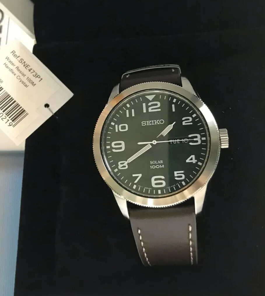 Seiko Solar Green Men's Watch 