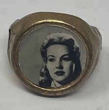 Betty Grable Plastic Novelty Premium Ring Hollywood Actress Vintage