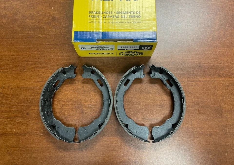 Zapatas de freno de estacionamiento traseras para Ford Explorer/Mountaineer 2002-2010, hechas en EE. UU. Foto 2 de 3