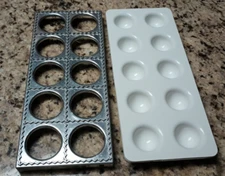 Ravioli Maker Tool Vitantonio #2283 Ravioli Plate Eastlake, Ohio cooking Italian