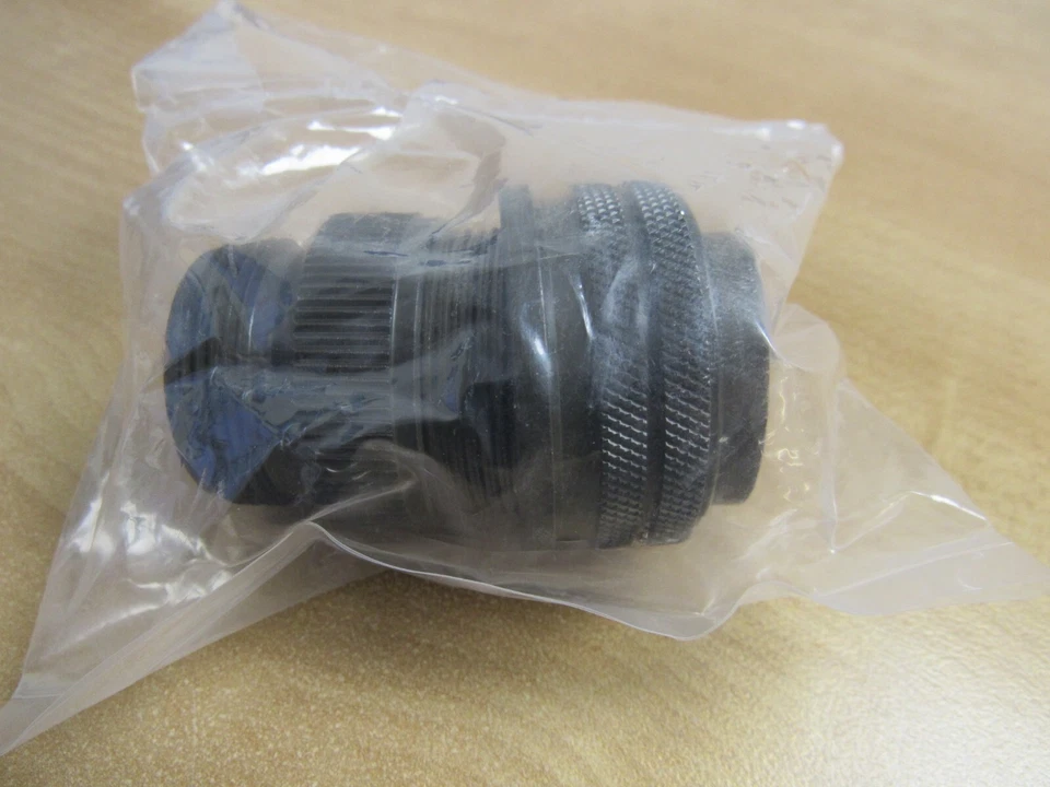 Amphenol Industrial 97-3106A-22-20P 13A 22 9-Pin 500/700V 9#16 IP67 Mil Spec - Image 4 of 4