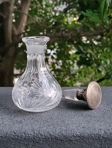 Antique Edwardian Floral Cut Crystal Perfume Bottle w/ Sterling Silver Stopper - Picture 20 of 24