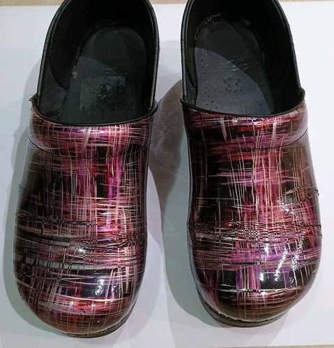 Dansko Professional Comfort Clogs Women’s 40 9.5 Black Purple Patent Leather