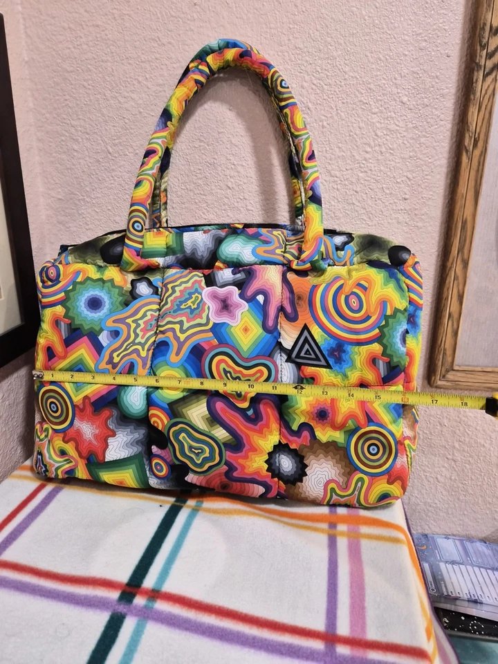 Bolso de Mano Jen STARK Único en Su Tipo Puffer - ¡Ya no se vende en Su Sitio Web! Foto 2 de 4