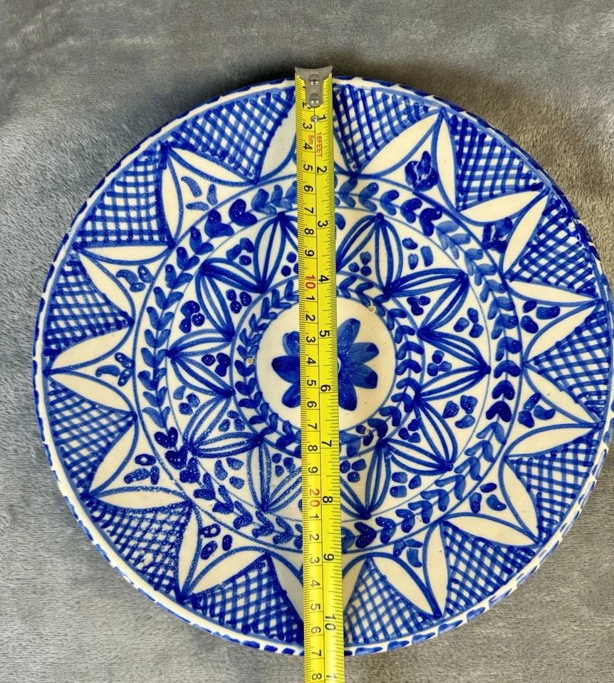 Tigela de cerâmica marroquina Fez pintada à mão azul e branca 11 pol. cerâmica pendurada na parede - Imagem 2 de 4
