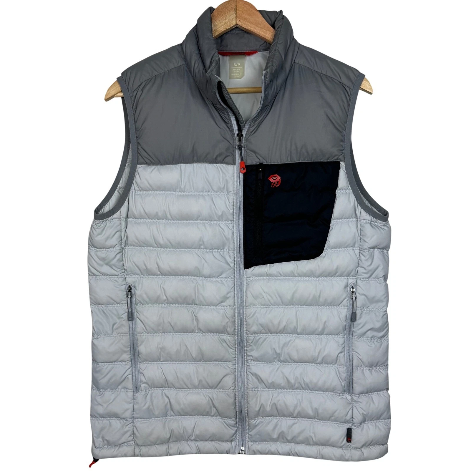 Mountain Hardwear Mens Q Shield 650 Down Vest Small OM6995 Puffer Outdoor Layers
Opens in a new wind