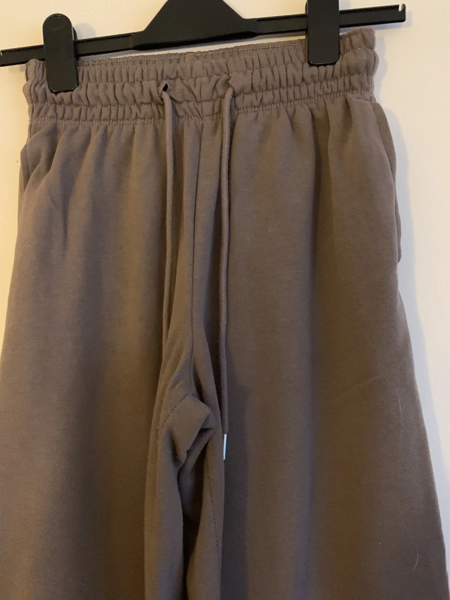HERMOSOS TRACKIES H&M MARRÓN CLARO TALLA XS EN MUY BUENA CONDICIÓN