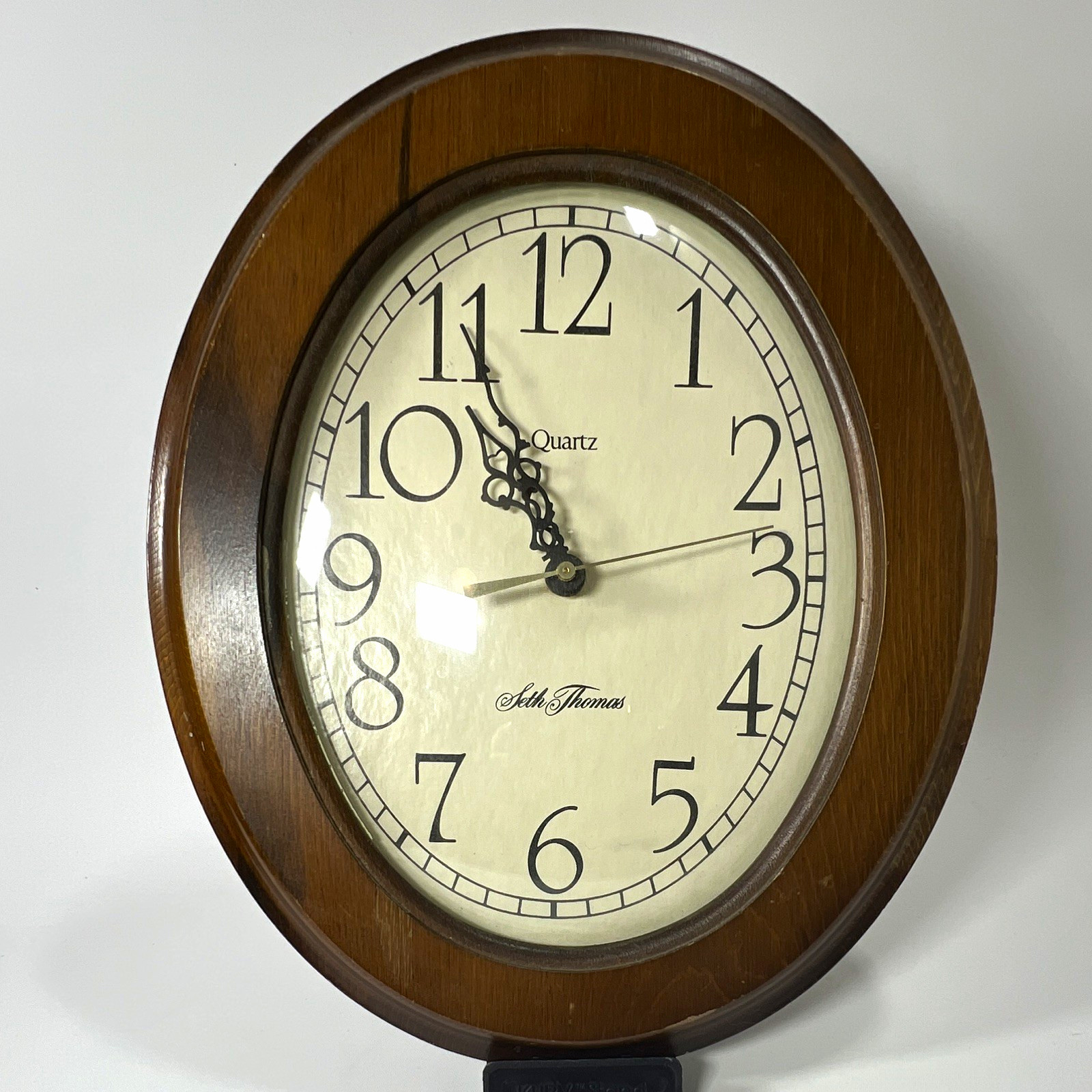 Seth Thomas Pamela Oval Wood Wall Clock Brown Quartz Analog 15x12