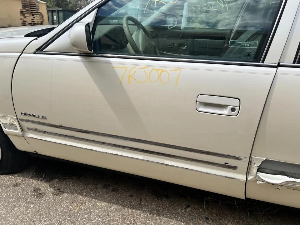 Driver Left Front Door Fits 97-99 DEVILLE 104900639 - Image 2 of 4