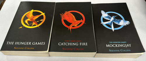 The Hunger Games Hardcover Trilogy Suzanne Collins Boxed Set 1st edition (B115) - Picture 3 of 6
