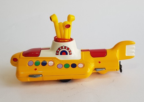 Corgi Model Club 603, The Beatles Yellow Submarine & CoA, Superb Mint Condition - Picture 8 of 15