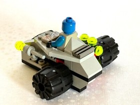 Vintage 1997 Lego Cyborg Scout set #6818, 100% complete with manual and minifig