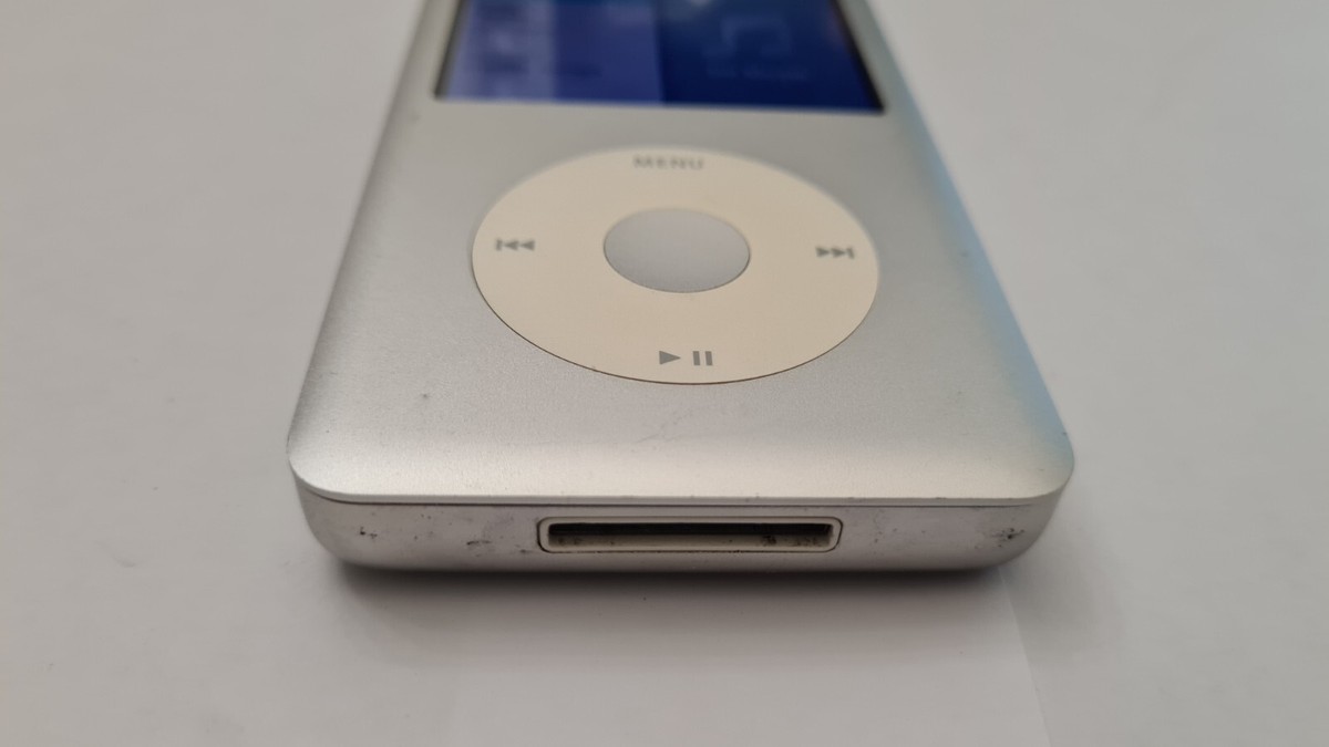 Apple iPod Classic Silver 120 GB + dock station | eBay