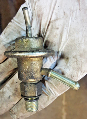 85-95 TOYOTA 4RUNNER PICKUP 22RE COLD START INJECTOR FUEL BANJO BOLT 3VZE 3VZ OE