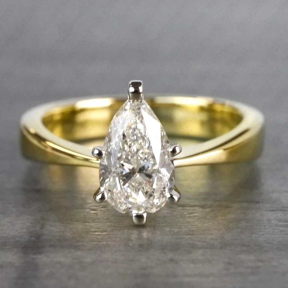 Anillo de compromiso de diamantes cultivados en laboratorio IGI 1,60 quilates corte pera F VS1 en oro de dos tonos de 14 k Foto 2 de 4