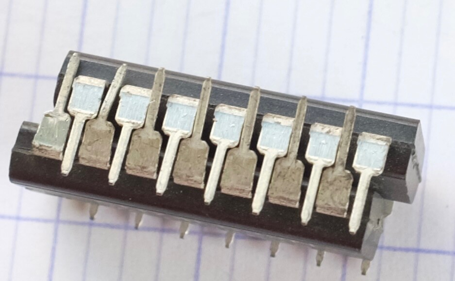 Lot De 2 Circuits Intégrés Motorola SN74LS259N 14 Pins - Reconditionnés, Stock Ancien