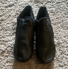 Capezio Girls size 4 CG39 Women  s Black Slip-On Split Sole Jazz Dance Shoes